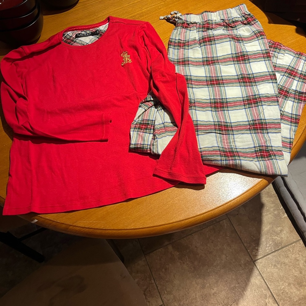Ladies Ralph Lauren two piece flannel pj. Petite large.